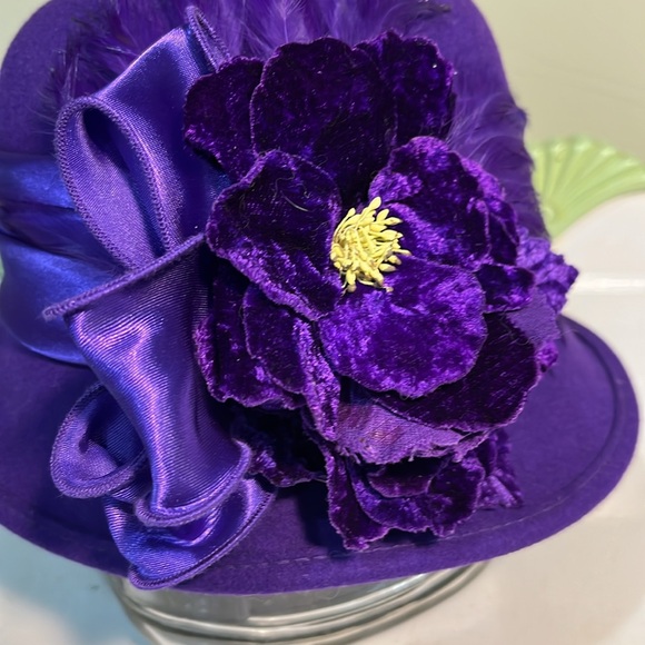 Madame Plum Purple Flapper Cloche Hat 1920’s Style - Picture 2 of 9